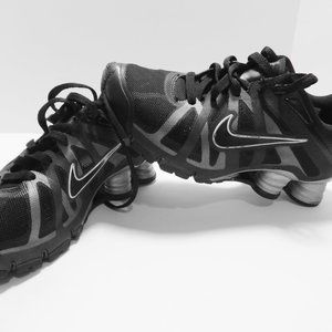 NIKE Black and Gray Sneakers Size 7.5